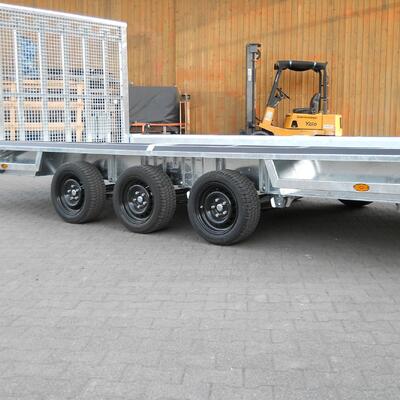 Maschinentransporter, 3500 kg, 4500 x 1900 mm Tridem, Parabolfederung