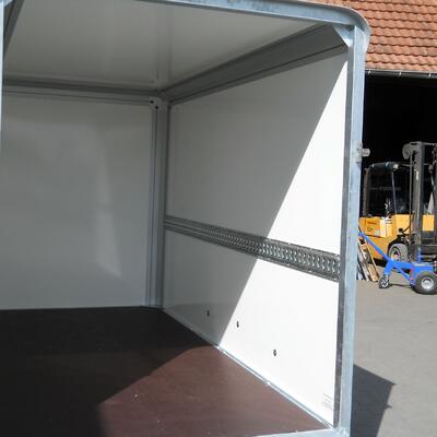 Koffer GB273115, 1,9 m hoch, Rampe